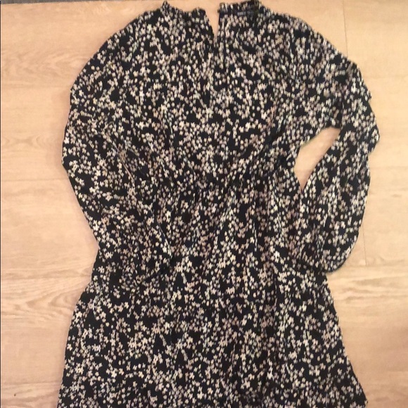 Tie Neck Ruffle Hem Ditsy Floral Dress - Picture 4 of 5